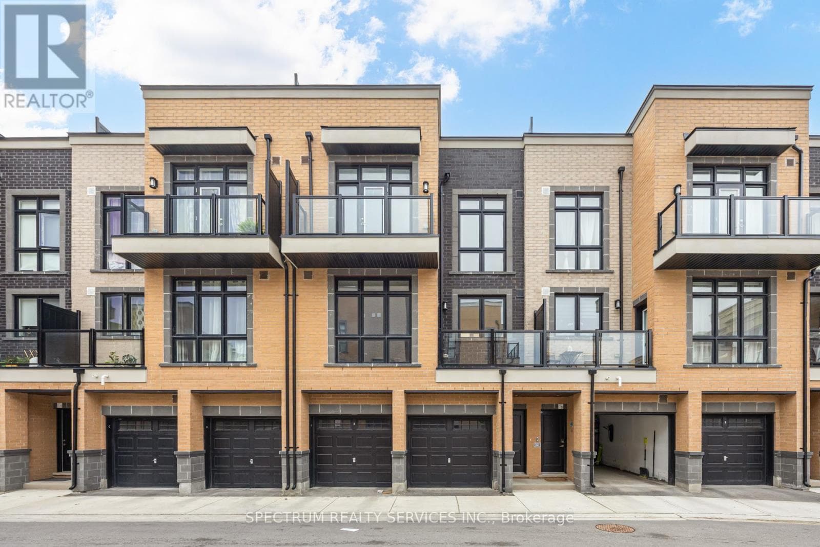 3- 7 Phelps Lane