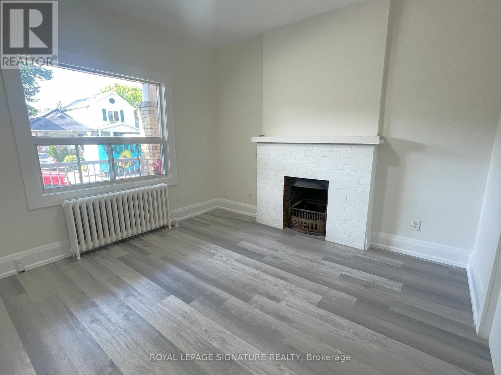 Single Family at Main- 167 Barker Avenue, Toronto (Woodbine-Lumsden), Ontario - Photo 3 - RE/MAX Garden City Realty