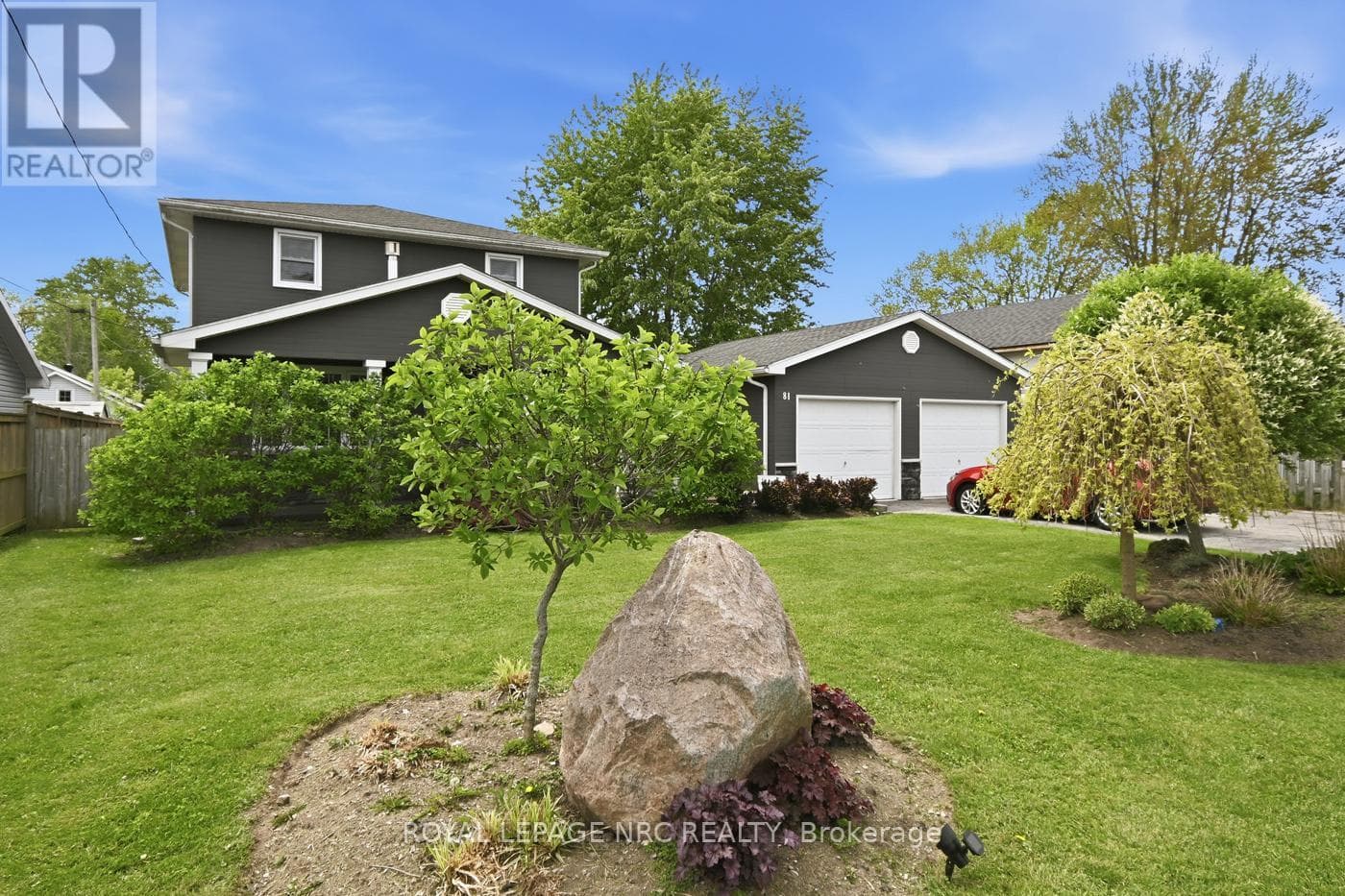 Single Family at 81 Ferguson Avenue, Fort Erie (Lakeshore), Ontario - Photo 2 - RE/MAX Garden City Realty