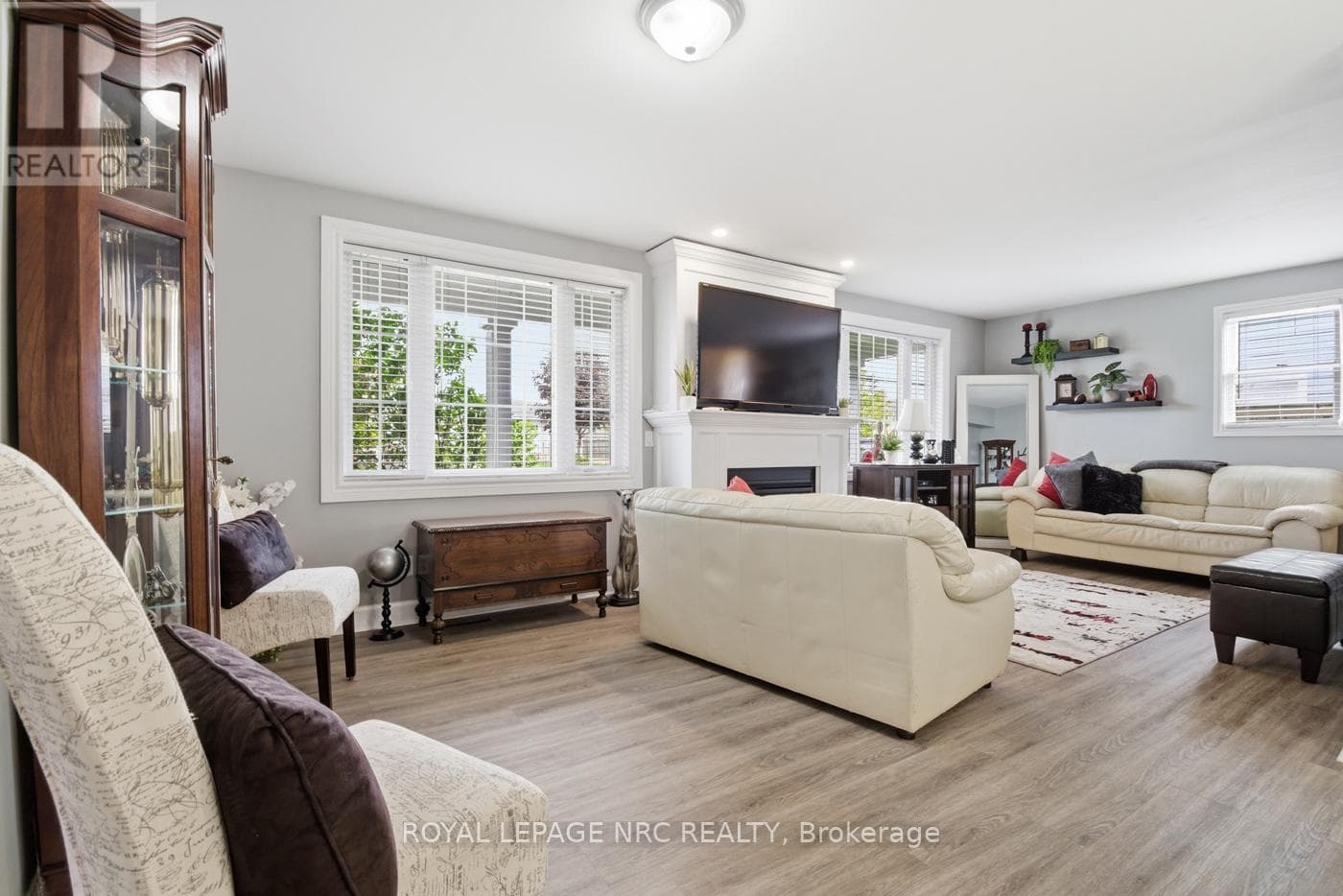 Single Family at 81 Ferguson Avenue, Fort Erie (Lakeshore), Ontario - Photo 6 - RE/MAX Garden City Realty