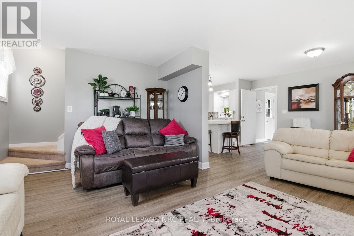 Single Family at 81 Ferguson Avenue, Fort Erie (Lakeshore), Ontario - Photo 7 - RE/MAX Garden City Realty