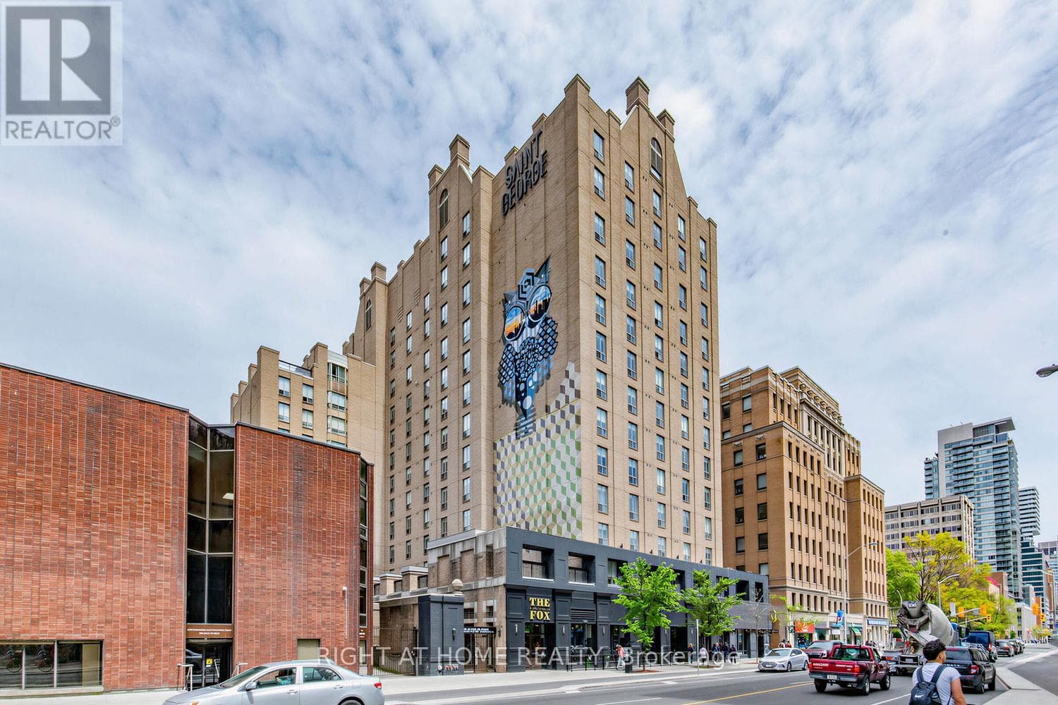 804- 284 Bloor Street