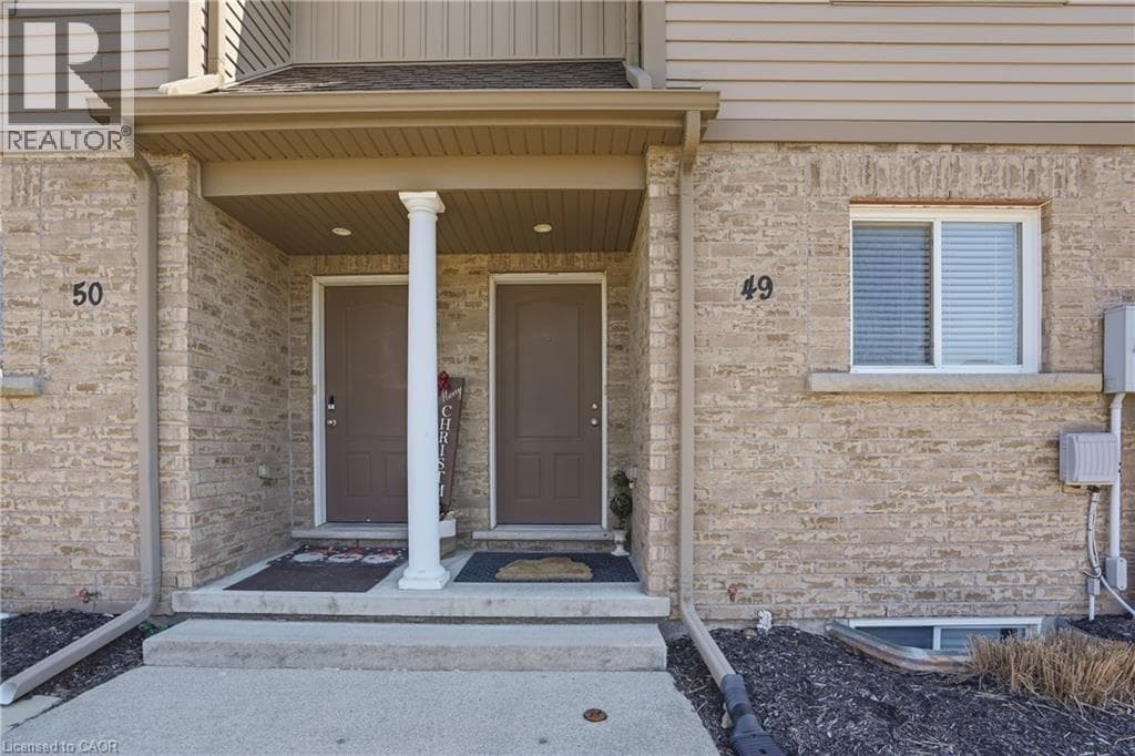 Single Family at 49- 6118 KELSEY Crescent, Niagara Falls, Ontario - Photo 3 - RE/MAX Garden City Realty