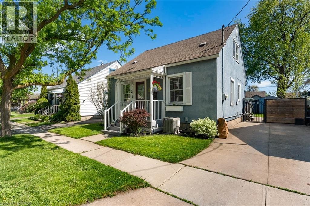 Single Family at 8 COVENTRY Street, St. Catharines, Ontario - Photo 2 - RE/MAX Garden City Realty