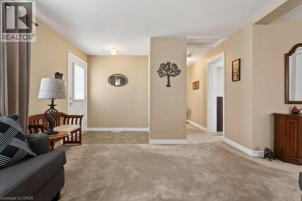Single Family at 4578 SUSANNA Lane, Lincoln, Ontario - Photo 4 - RE/MAX Garden City Realty