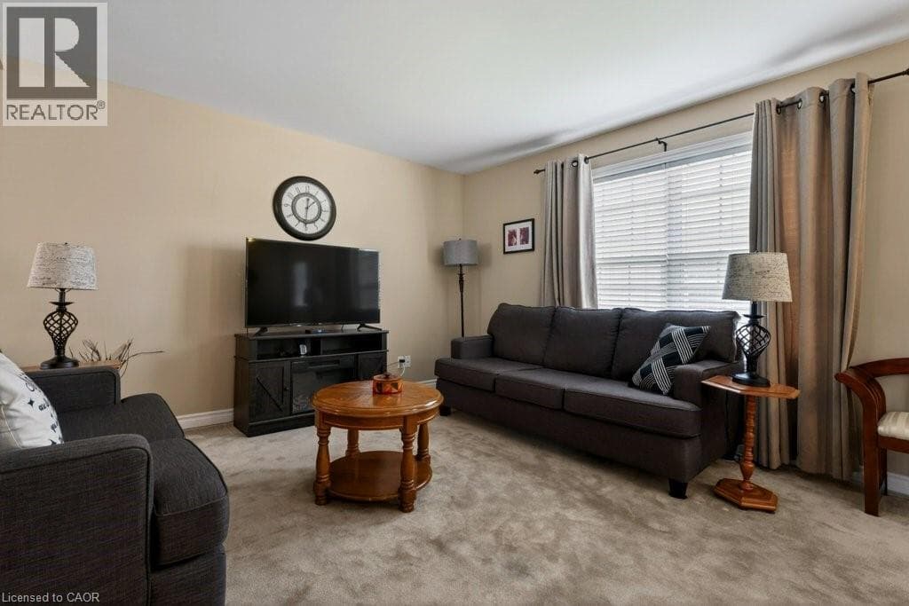 Single Family at 4578 SUSANNA Lane, Lincoln, Ontario - Photo 5 - RE/MAX Garden City Realty