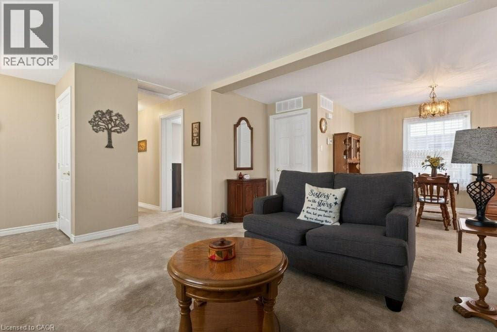 Single Family at 4578 SUSANNA Lane, Lincoln, Ontario - Photo 6 - RE/MAX Garden City Realty