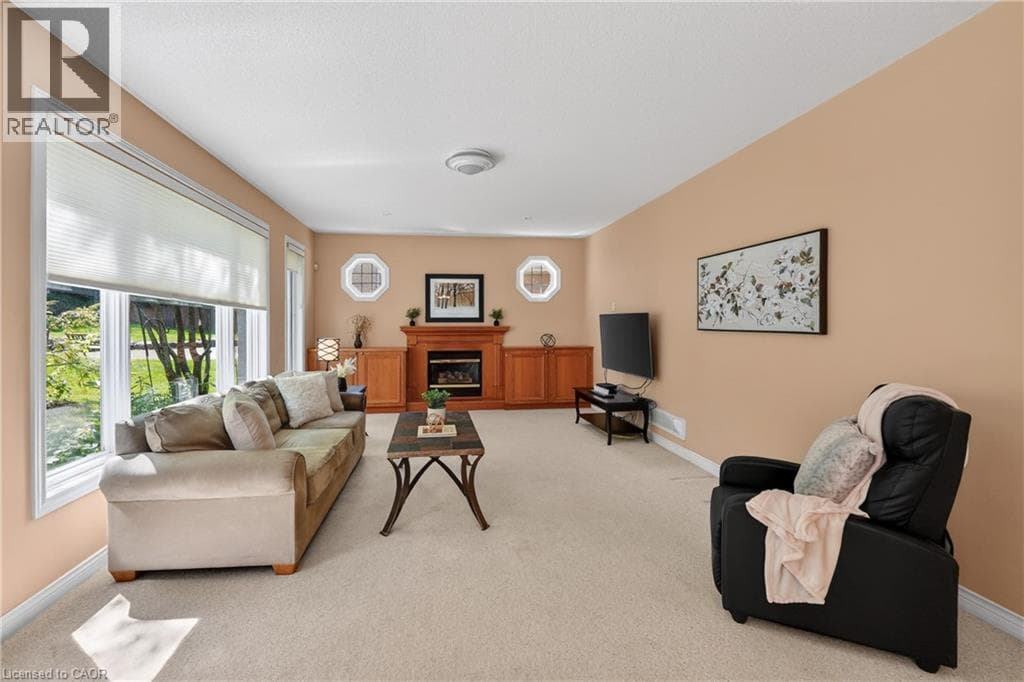 Single Family at 144 DORCHESTER Drive, Grimsby, Ontario - Photo 8 - RE/MAX Garden City Realty