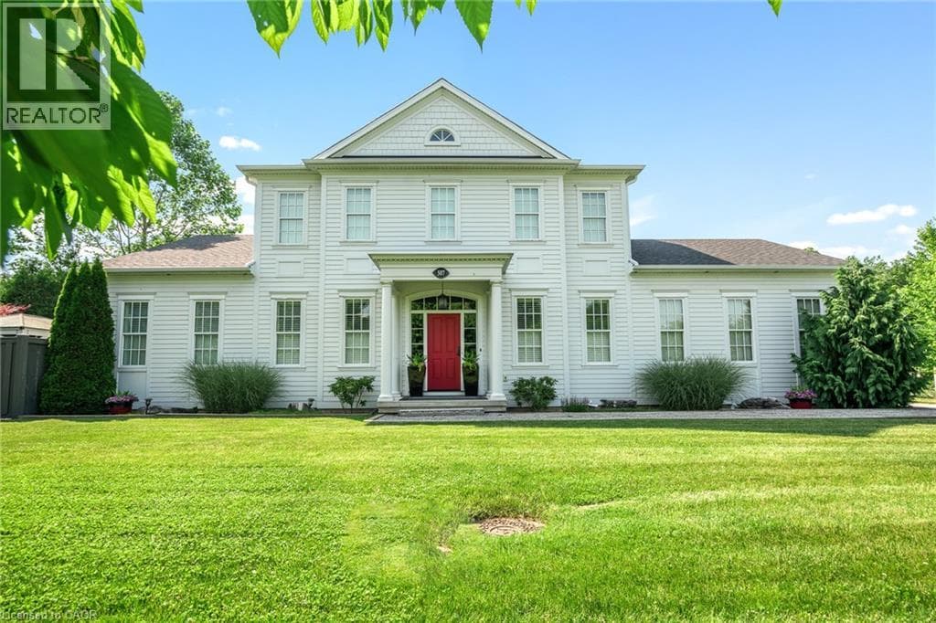 Single Family at 507 MISSISSAGUA Street, Niagara-on-the-Lake, Ontario - Photo 3 - RE/MAX Garden City Realty