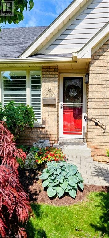 Single Family at 9- 165 MAIN Street, Grimsby, Ontario - Photo 8 - RE/MAX Garden City Realty