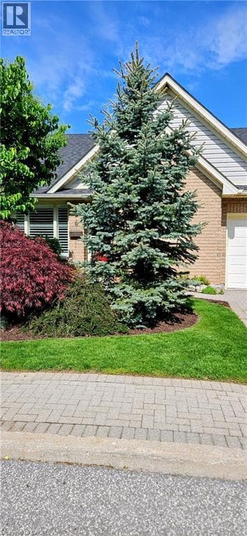 Single Family at 9- 165 MAIN Street, Grimsby, Ontario - Photo 4 - RE/MAX Garden City Realty