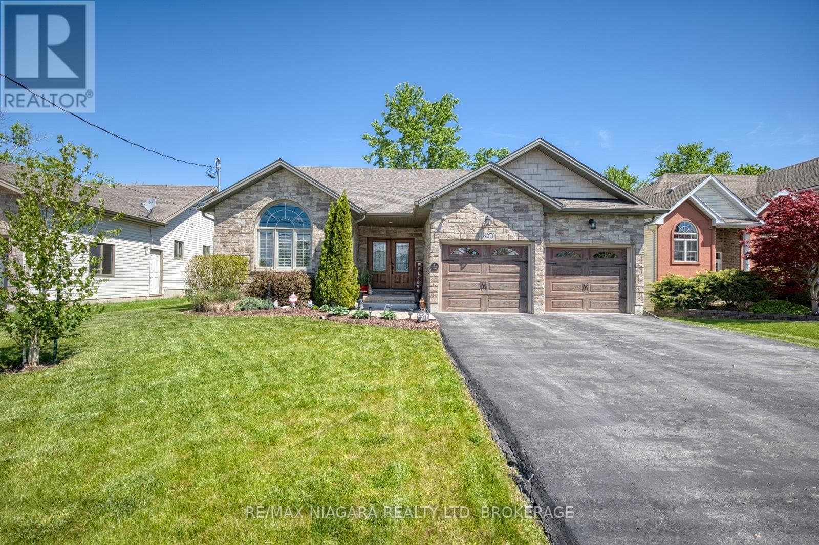 Single Family at 3270 Thunder Bay Road, Fort Erie (Ridgeway), Ontario - Photo 2 - RE/MAX Garden City Realty