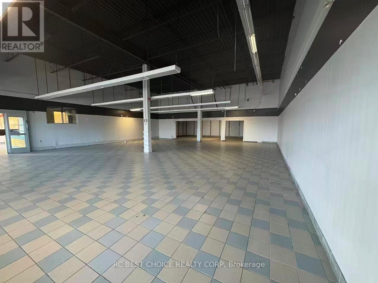 Retail at 6- 2568 Finch Avenue, Toronto (Humber Summit), Ontario - Photo 2 - RE/MAX Garden City Realty