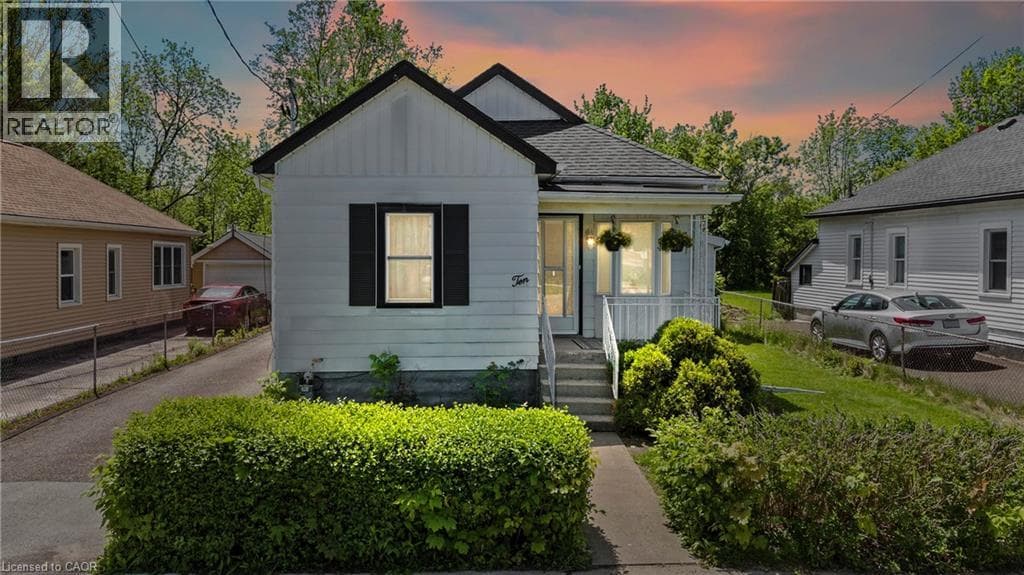 Single Family at 10 MONCK Street, St. Catharines, Ontario - Photo 2 - RE/MAX Garden City Realty