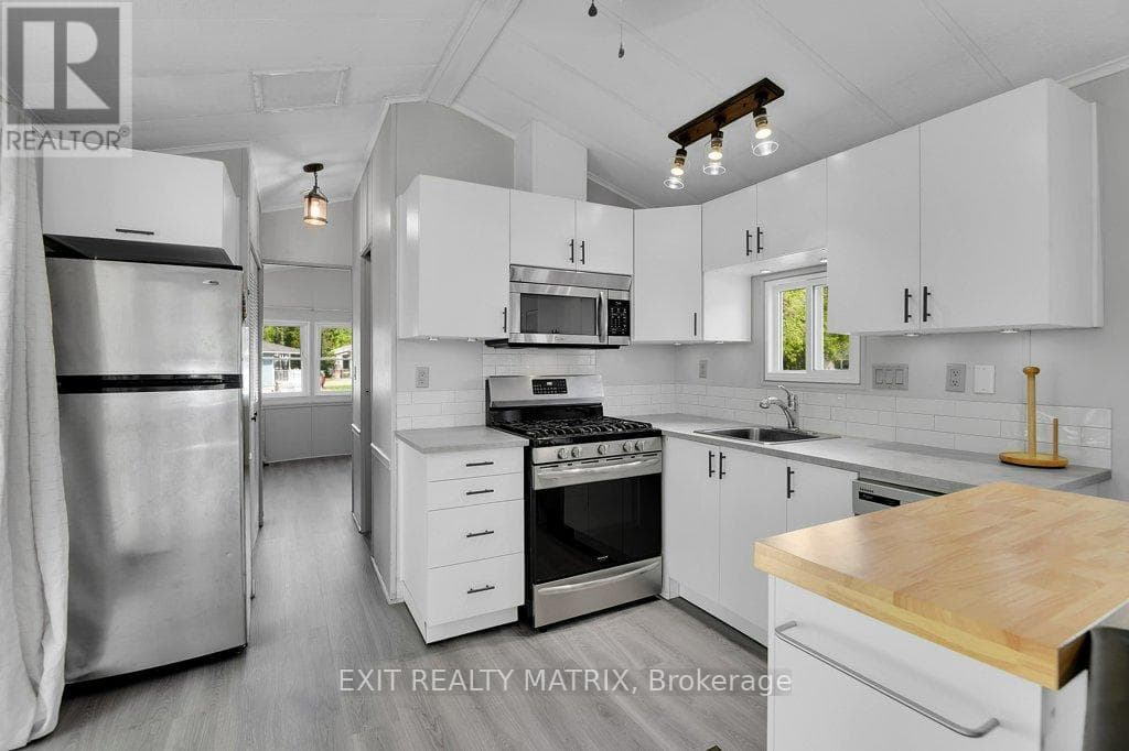 Single Family at 1376 Tigerlily Private, Ottawa, Ontario - Photo 9 - RE/MAX Garden City Realty