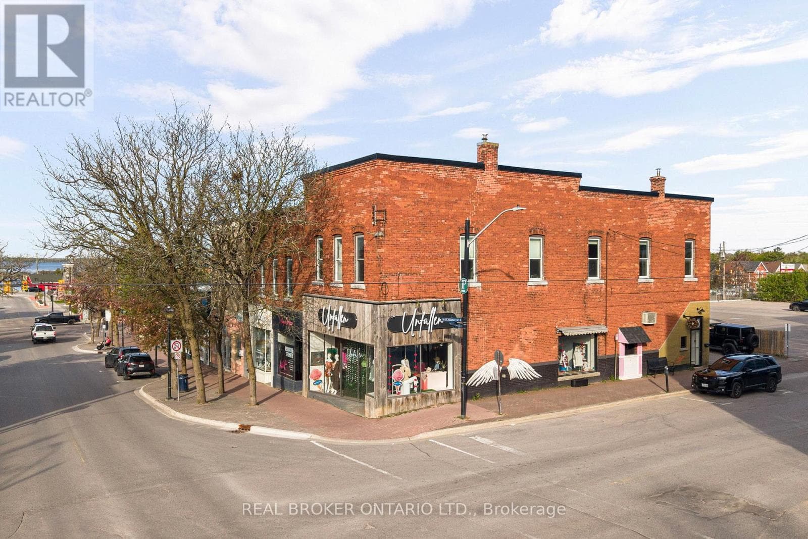 161-165 Mississaga Street