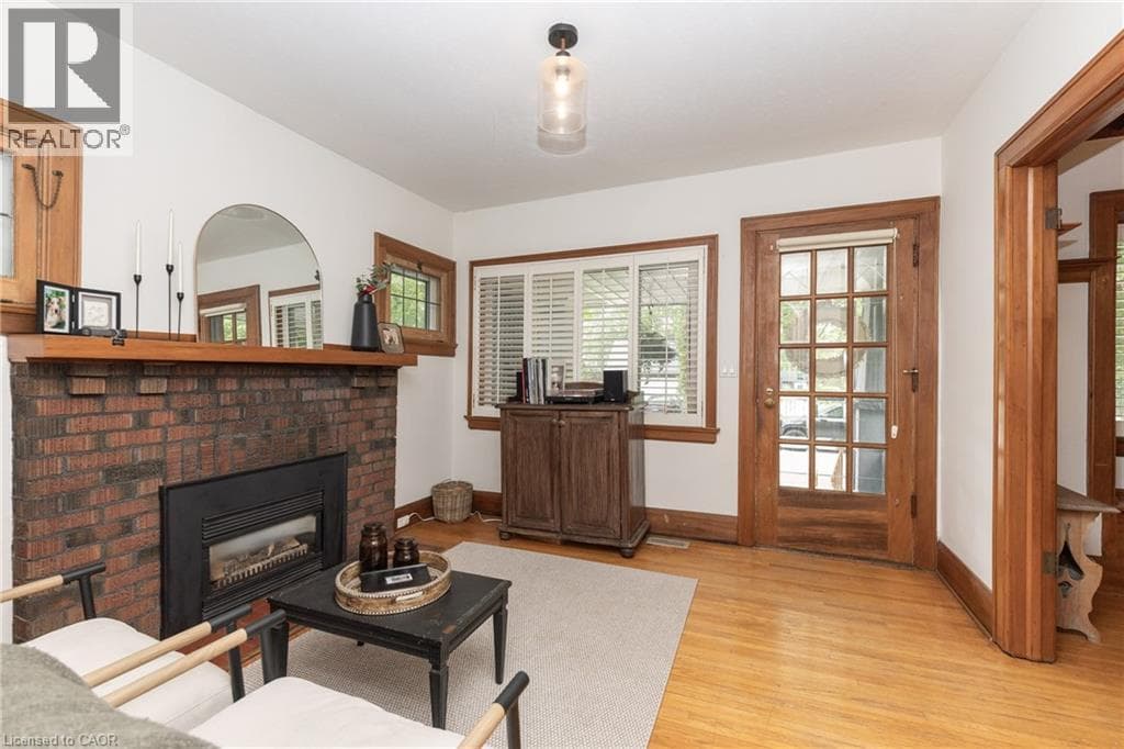 Single Family at 7 PINEHILL Road, St. Catharines, Ontario - Photo 5 - RE/MAX Garden City Realty