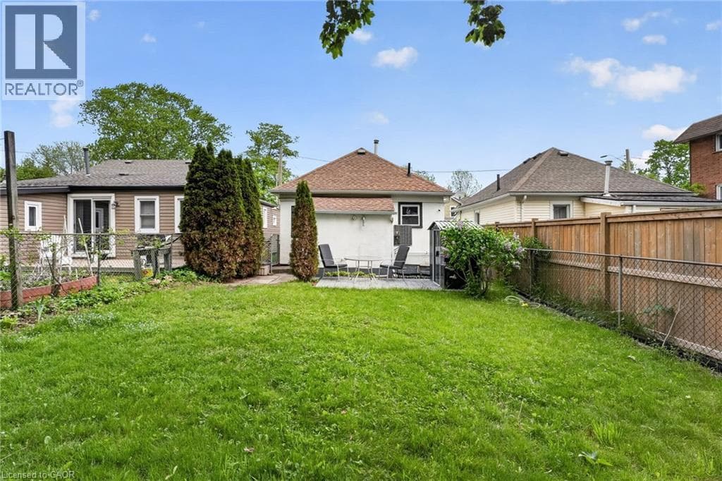 Single Family at 55 MERRITT Street, Welland, Ontario - Photo 3 - RE/MAX Garden City Realty