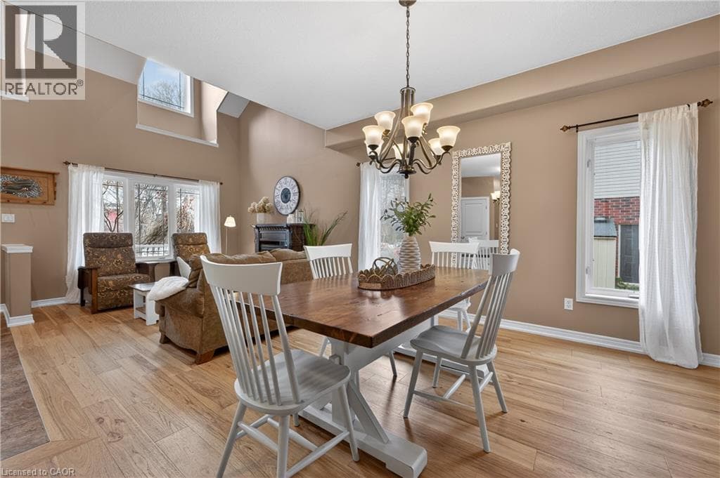 Single Family at 17 HEATHCOTE Court, Grimsby, Ontario - Photo 6 - RE/MAX Garden City Realty