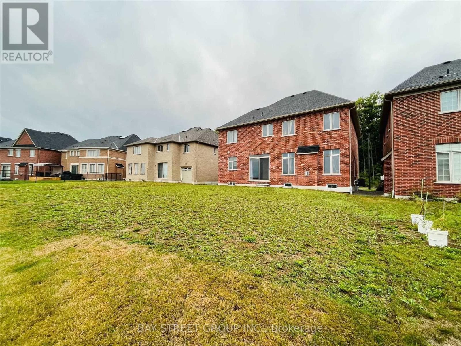 Single Family at 25 Mcisaac Drive, Springwater (Centre Vespra), Ontario - Photo 5 - RE/MAX Garden City Realty
