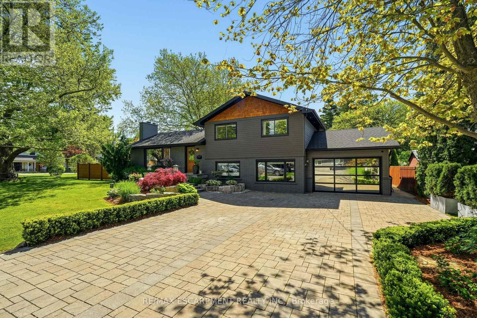 600 Deborah Crescent
