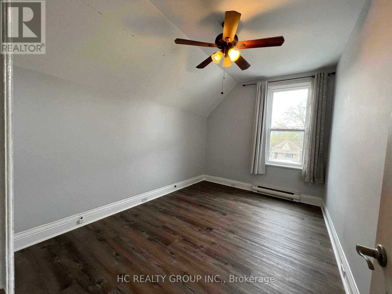 Multi-family at Upper Unit- 416 Oxford Street, London East (East B), Ontario - Photo 6 - RE/MAX Garden City Realty