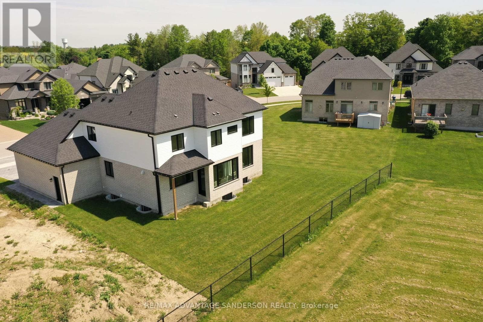 Single Family at 243 Songbird Lane, Middlesex Centre (Ilderton), Ontario - Photo 5 - RE/MAX Garden City Realty