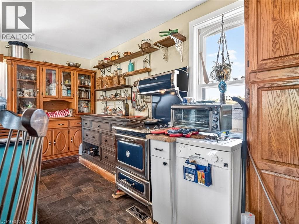 Single Family at 4750 SHERKSTON Road, Port Colborne, Ontario - Photo 10 - RE/MAX Garden City Realty