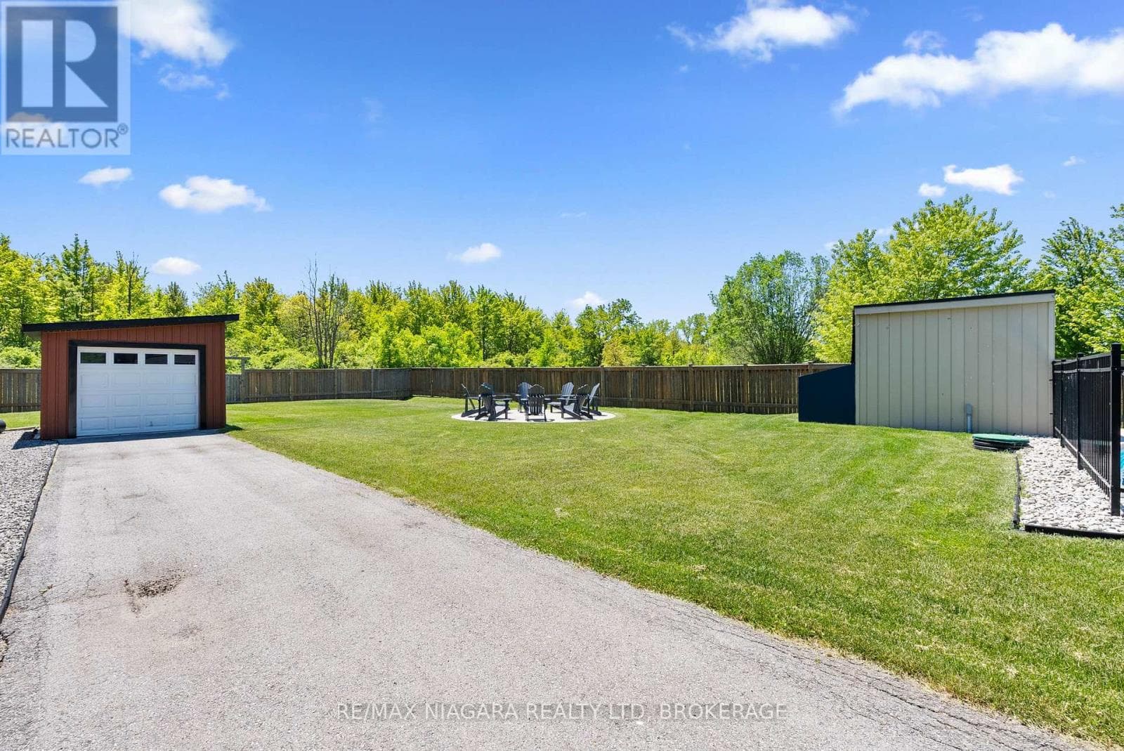 Single Family at 1887 DOMINION Road, Fort Erie (Crescent Park), Ontario - Photo 7 - RE/MAX Garden City Realty