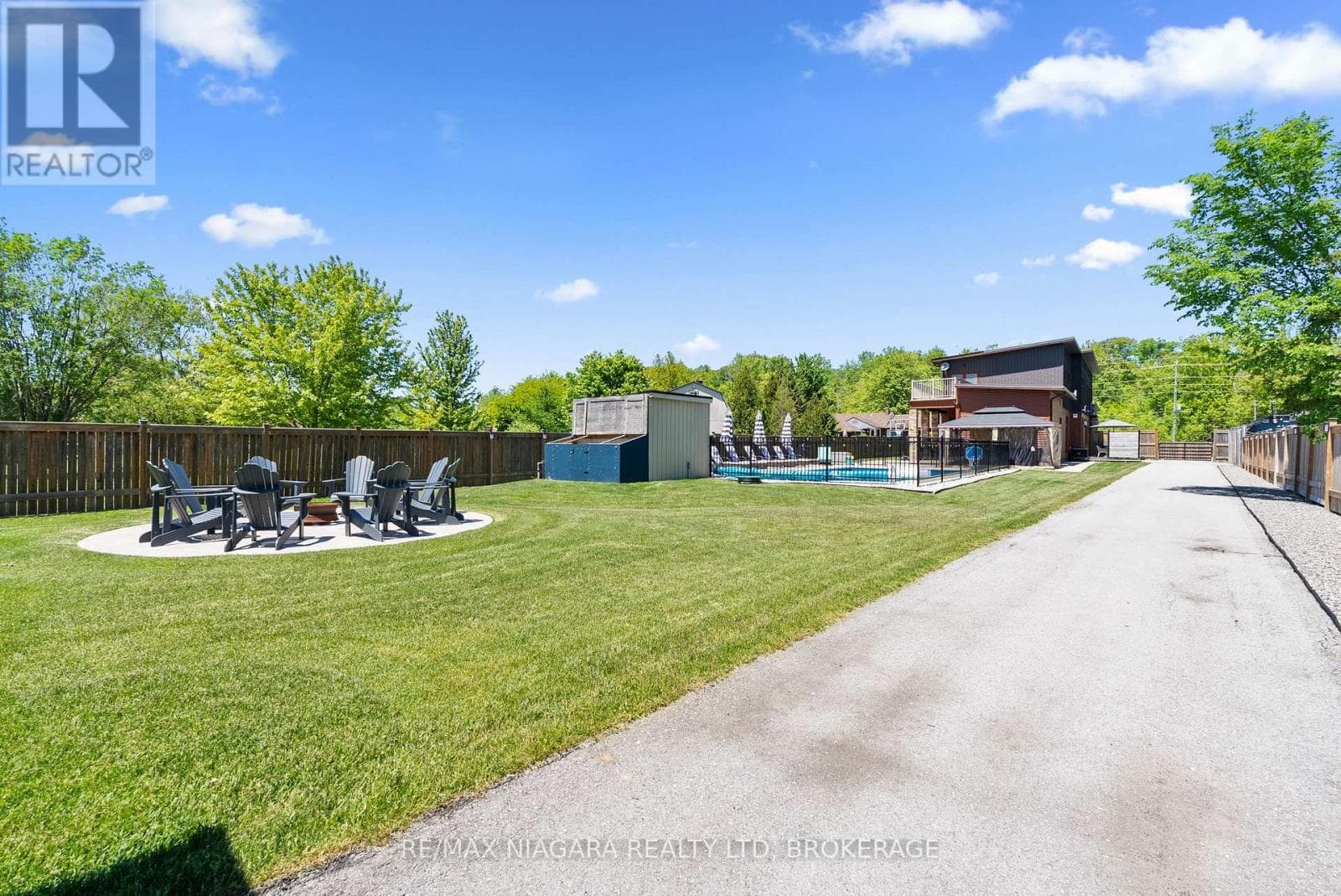Single Family at 1887 DOMINION Road, Fort Erie (Crescent Park), Ontario - Photo 6 - RE/MAX Garden City Realty