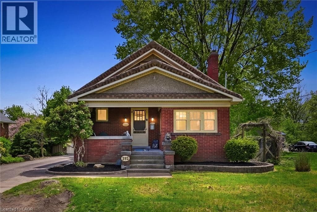 392 QUEENSTON Street