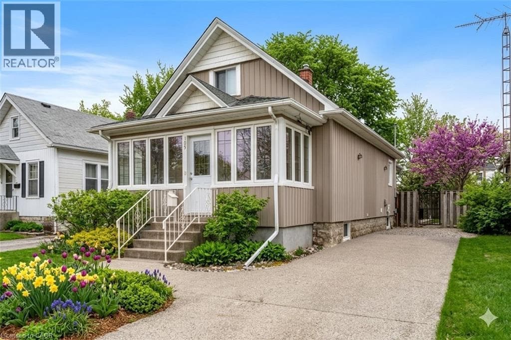 Single Family at 105 HIGHLAND Avenue, St. Catharines, Ontario - Photo 2 - RE/MAX Garden City Realty
