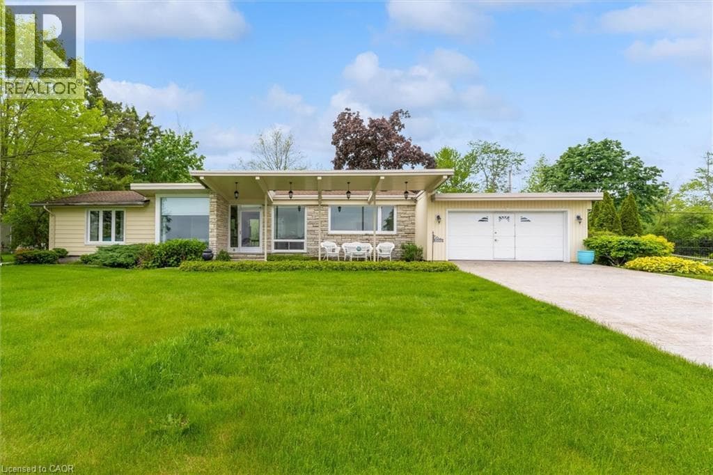 Single Family at 899 NIAGARA Parkway, Fort Erie, Ontario - Photo 2 - RE/MAX Garden City Realty