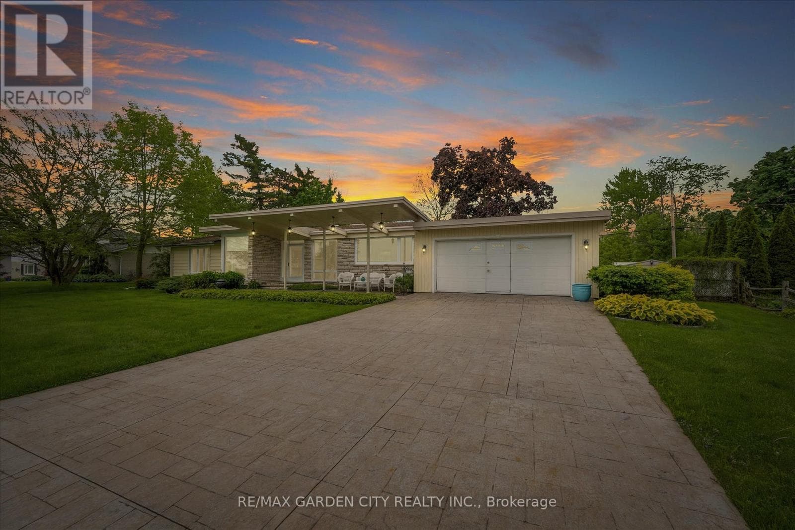 899 Niagara River Parkway