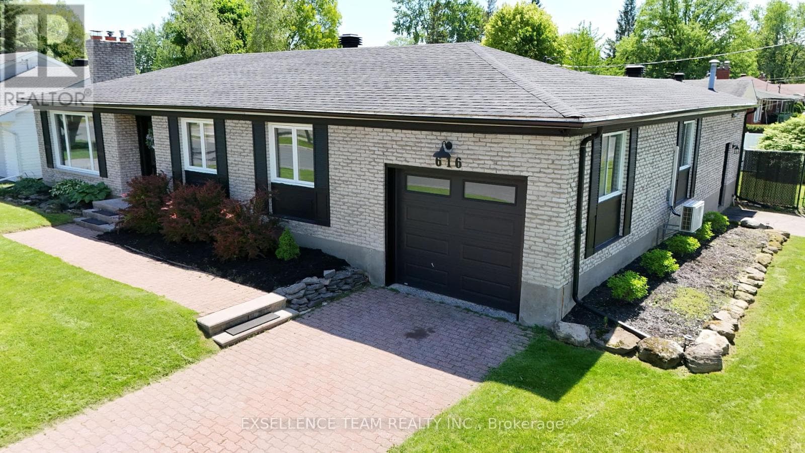 Single Family at 616 Surgenor Street, Cornwall, Ontario - Photo 2 - RE/MAX Garden City Realty