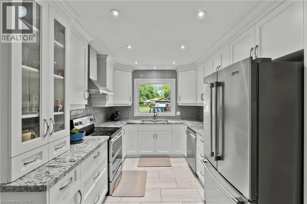 Single Family at 95 ZIRALDO Road, St. Catharines, Ontario - Photo 6 - RE/MAX Garden City Realty