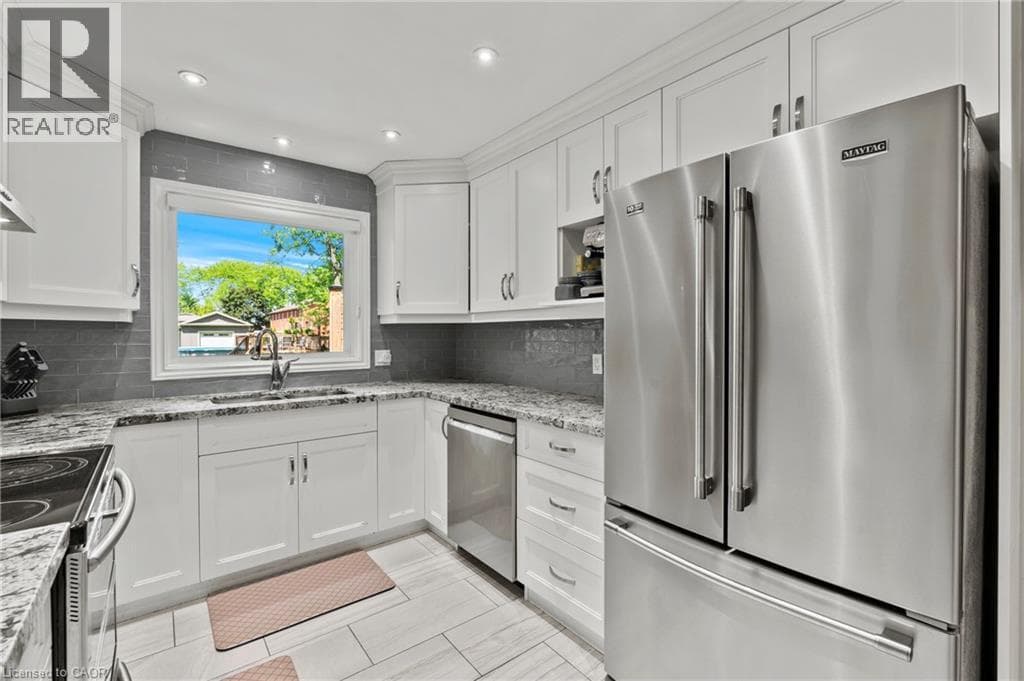 Single Family at 95 ZIRALDO Road, St. Catharines, Ontario - Photo 7 - RE/MAX Garden City Realty