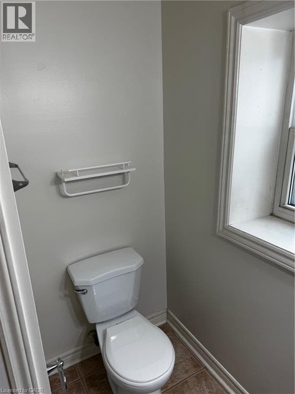 Single Family at 5- 585 KING Street, Welland, Ontario - Photo 10 - RE/MAX Garden City Realty