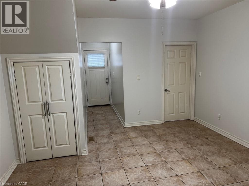 Single Family at 5- 585 KING Street, Welland, Ontario - Photo 7 - RE/MAX Garden City Realty