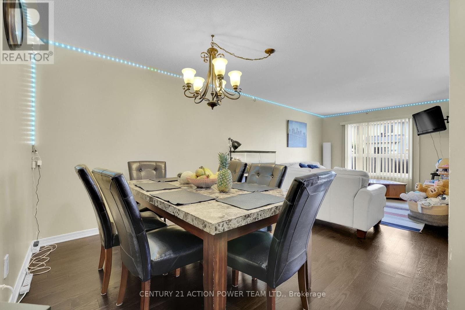 Single Family at 182 Prem Circle, Ottawa, Ontario - Photo 5 - RE/MAX Garden City Realty