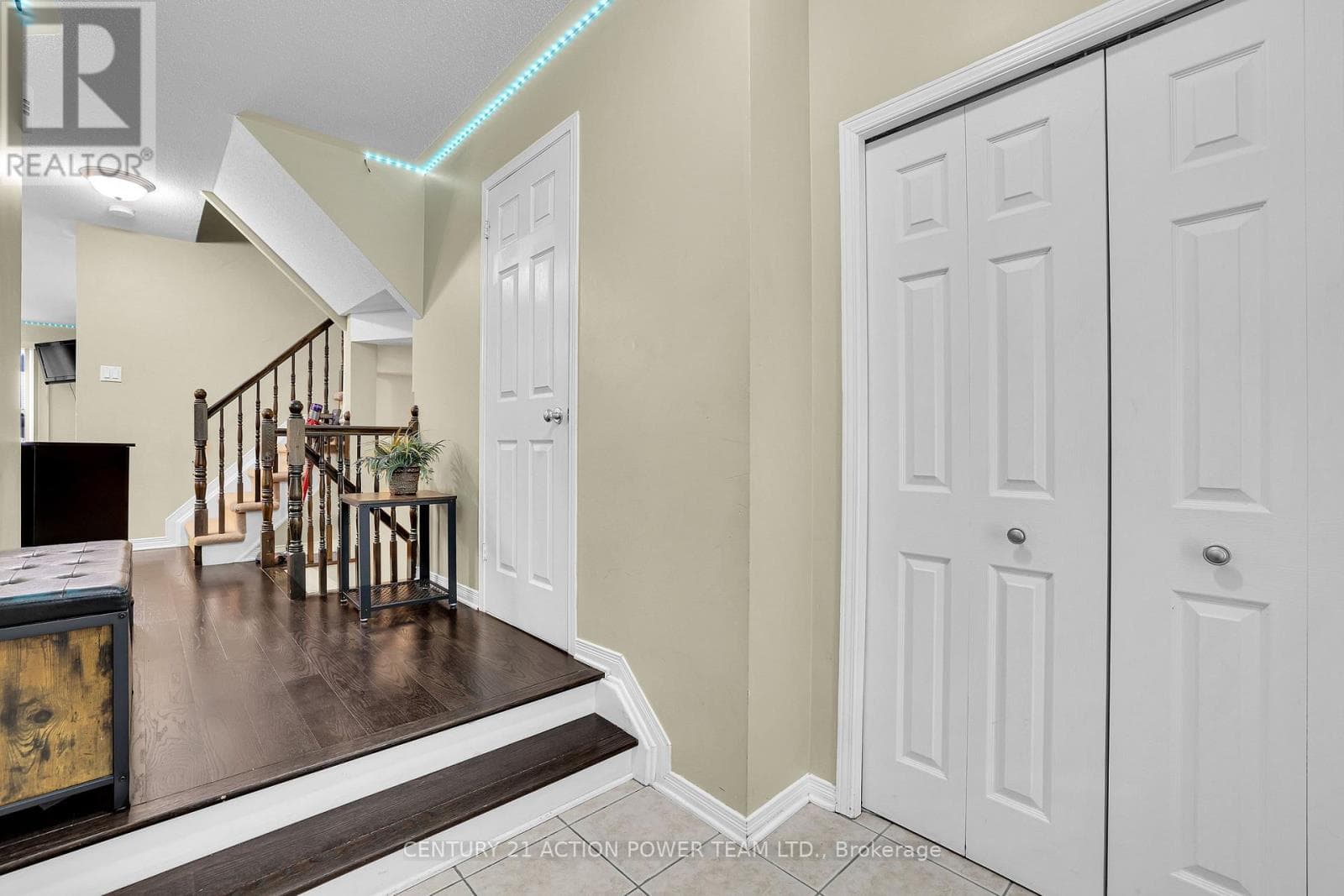 Single Family at 182 Prem Circle, Ottawa, Ontario - Photo 3 - RE/MAX Garden City Realty