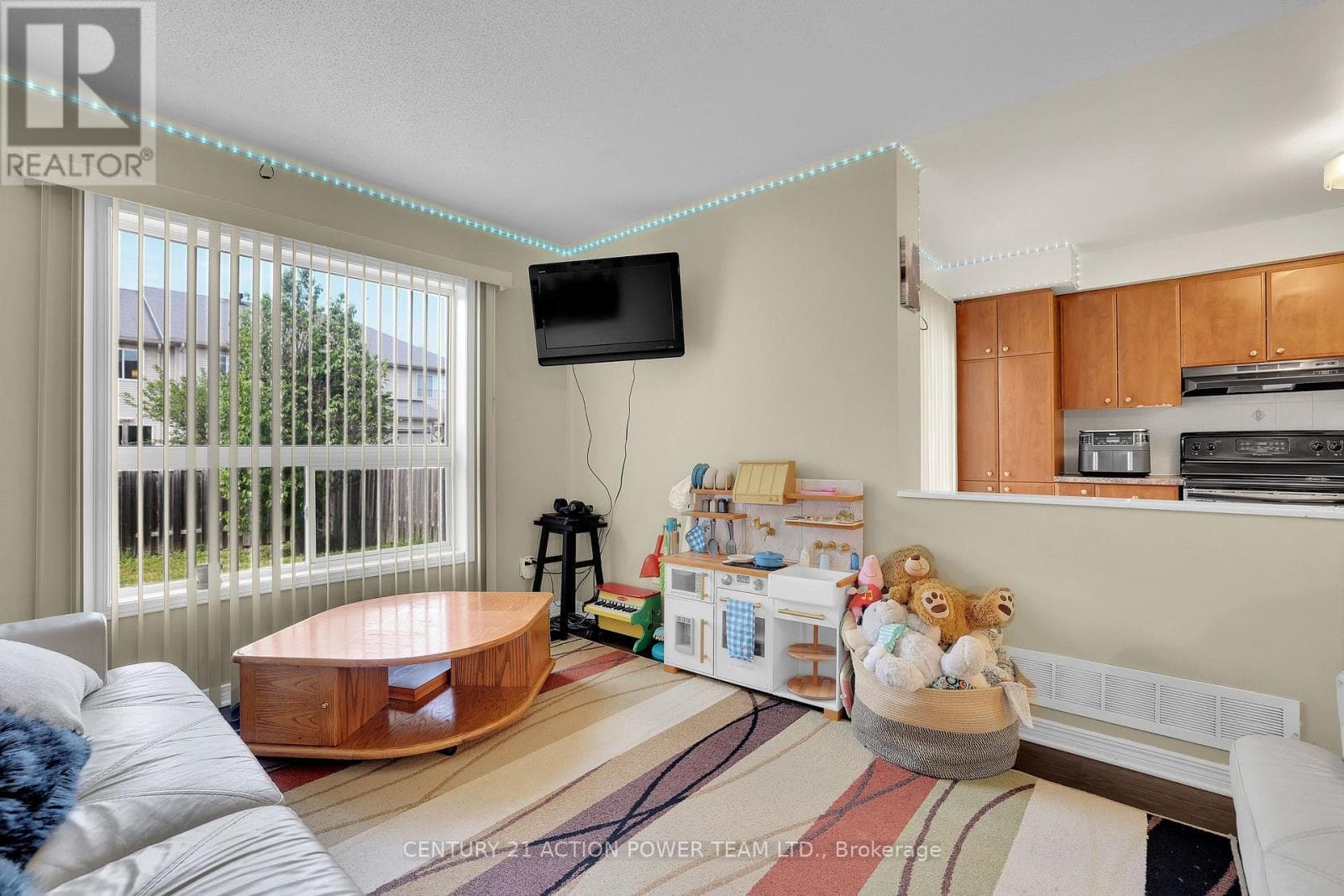 Single Family at 182 Prem Circle, Ottawa, Ontario - Photo 9 - RE/MAX Garden City Realty