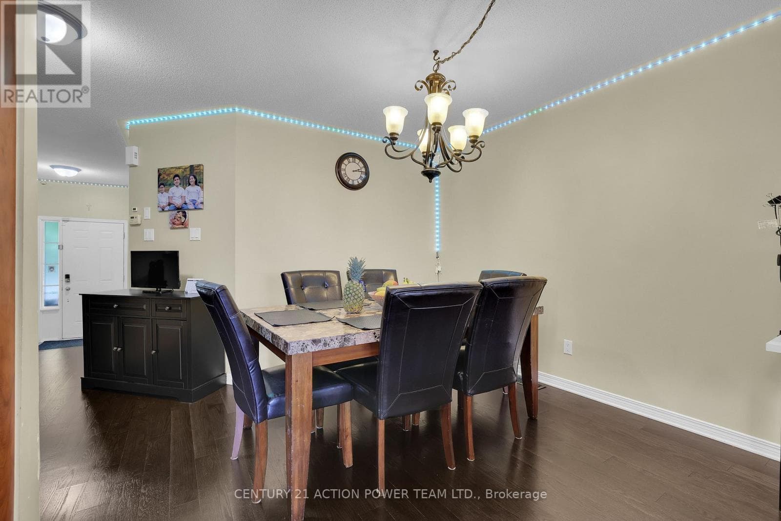 Single Family at 182 Prem Circle, Ottawa, Ontario - Photo 6 - RE/MAX Garden City Realty