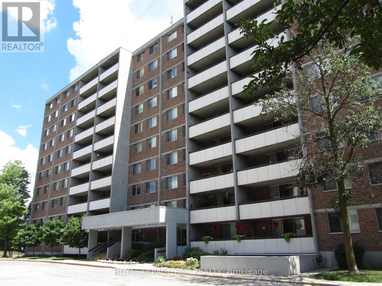 1011- 40 William Roe Boulevard