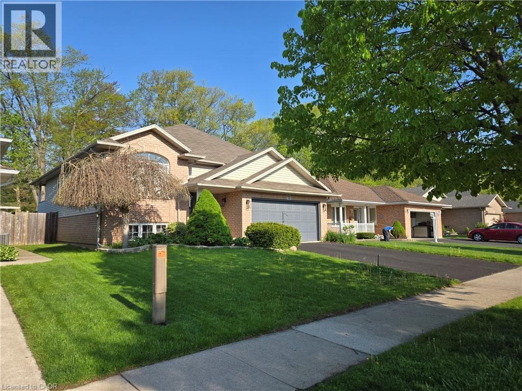 Single Family at 73 FOXTAIL Avenue, Welland, Ontario - Photo 2 - RE/MAX Garden City Realty