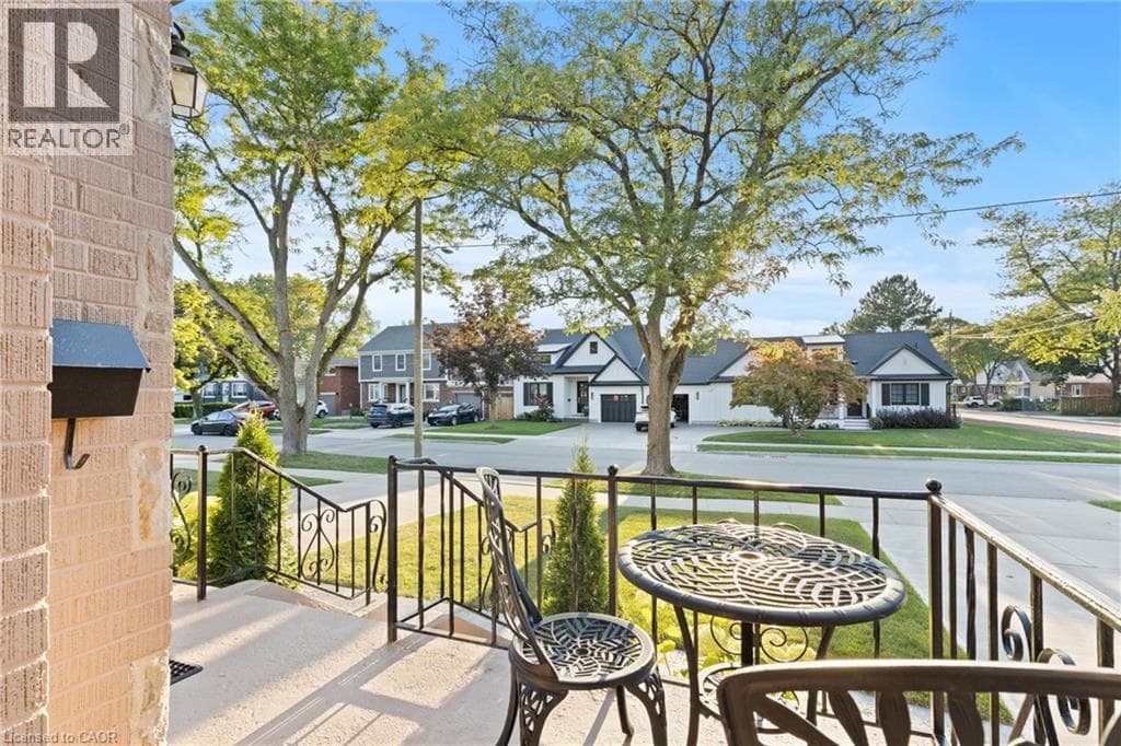 Single Family at 123 SOUTH Drive, St. Catharines, Ontario - Photo 3 - RE/MAX Garden City Realty