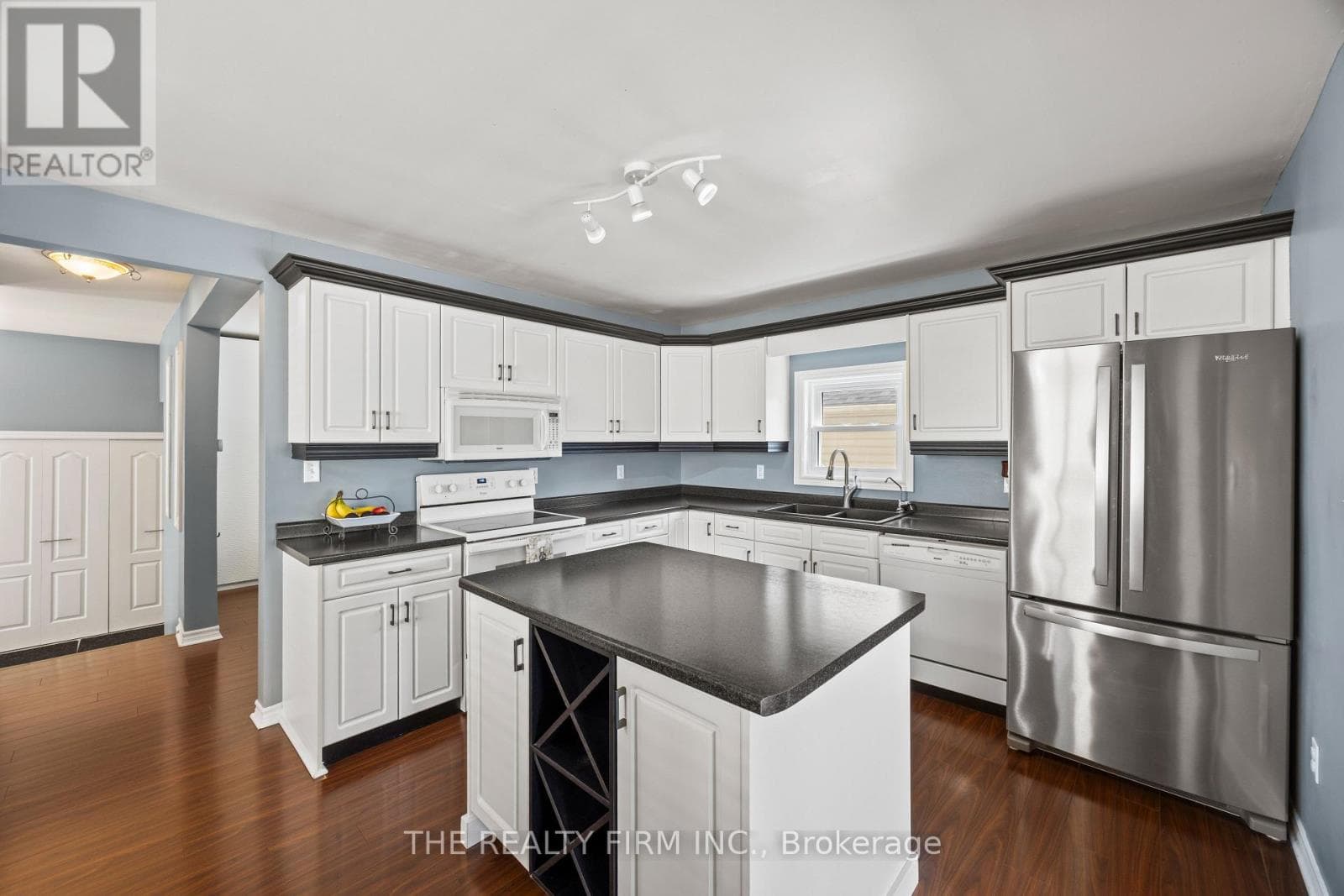 Single Family at 1429 Aspenridge Crescent, London East (East A), Ontario - Photo 9 - RE/MAX Garden City Realty