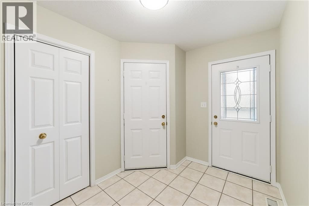 Single Family at 296 AUTUMN Crescent, Welland, Ontario - Photo 5 - RE/MAX Garden City Realty
