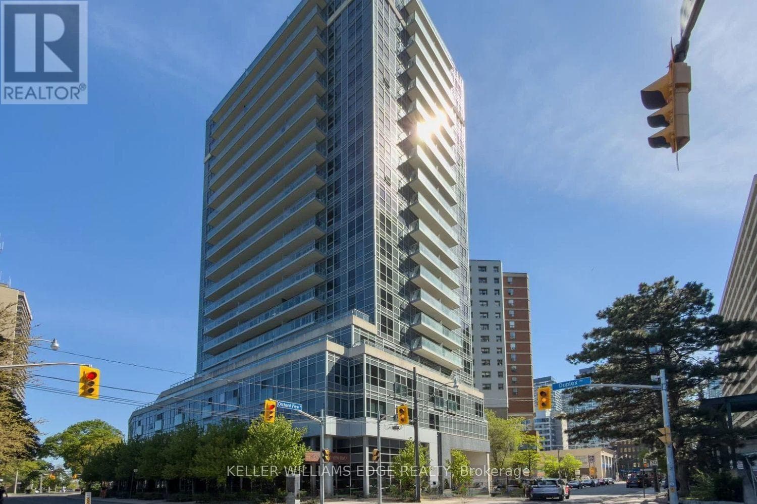 707- 58 Orchard View Boulevard