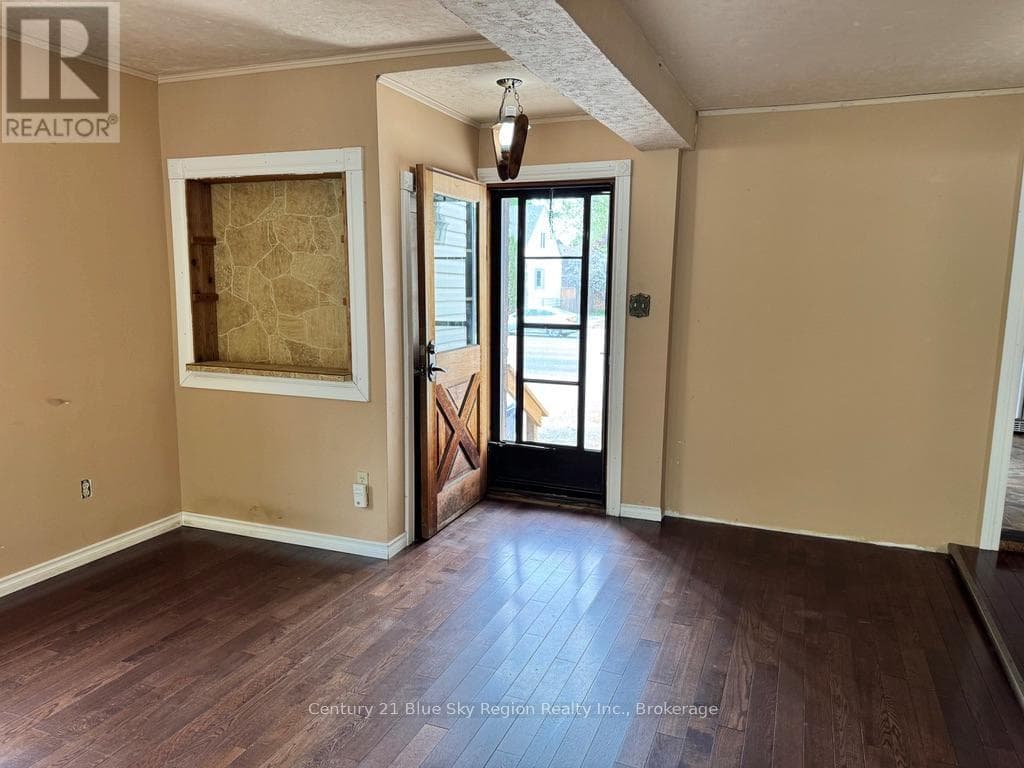 Single Family at 1528 Cassells Street, North Bay (Central), Ontario - Photo 2 - RE/MAX Garden City Realty